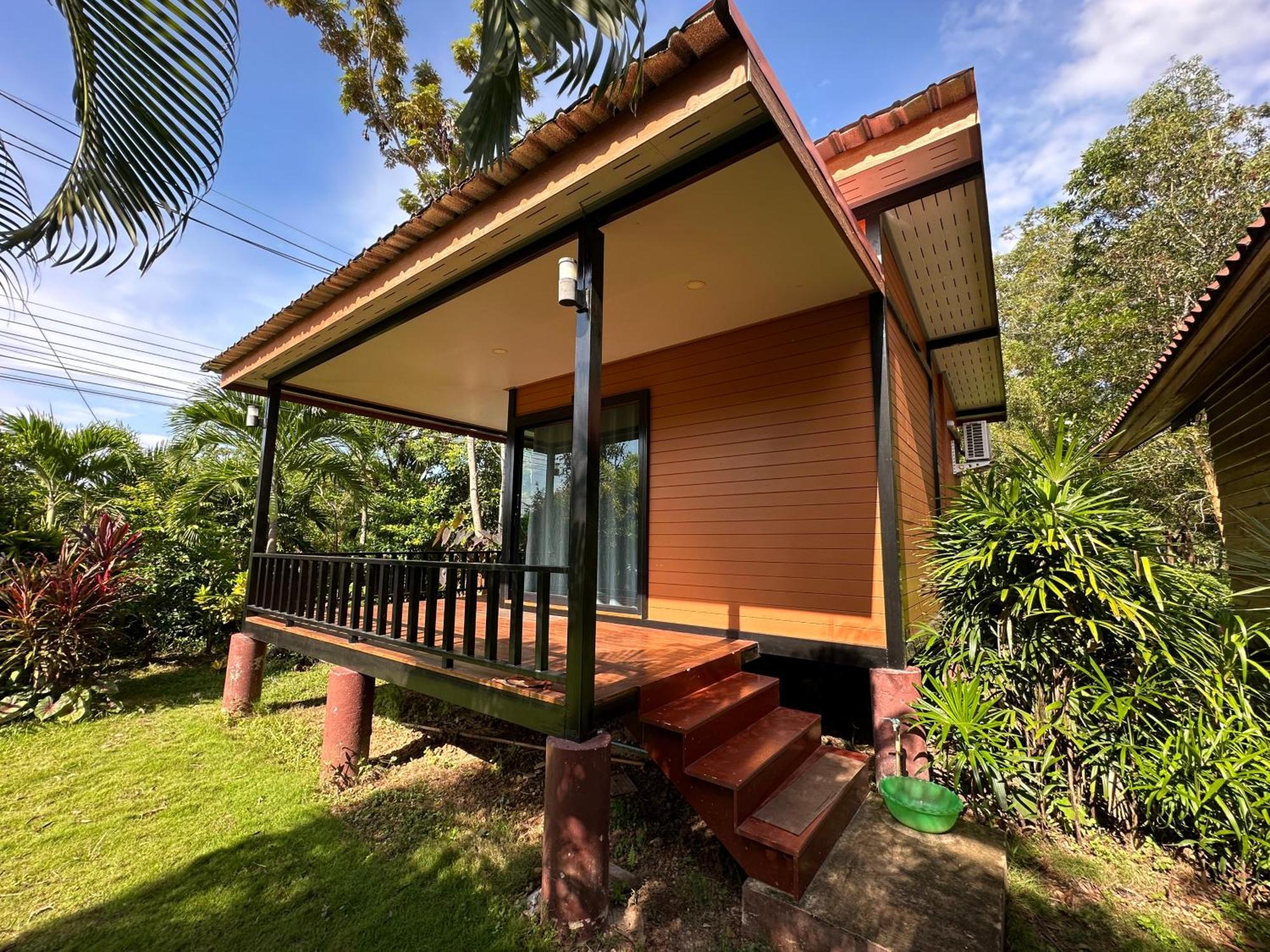 Koh Jum Bungalow & Hostel Exterior foto
