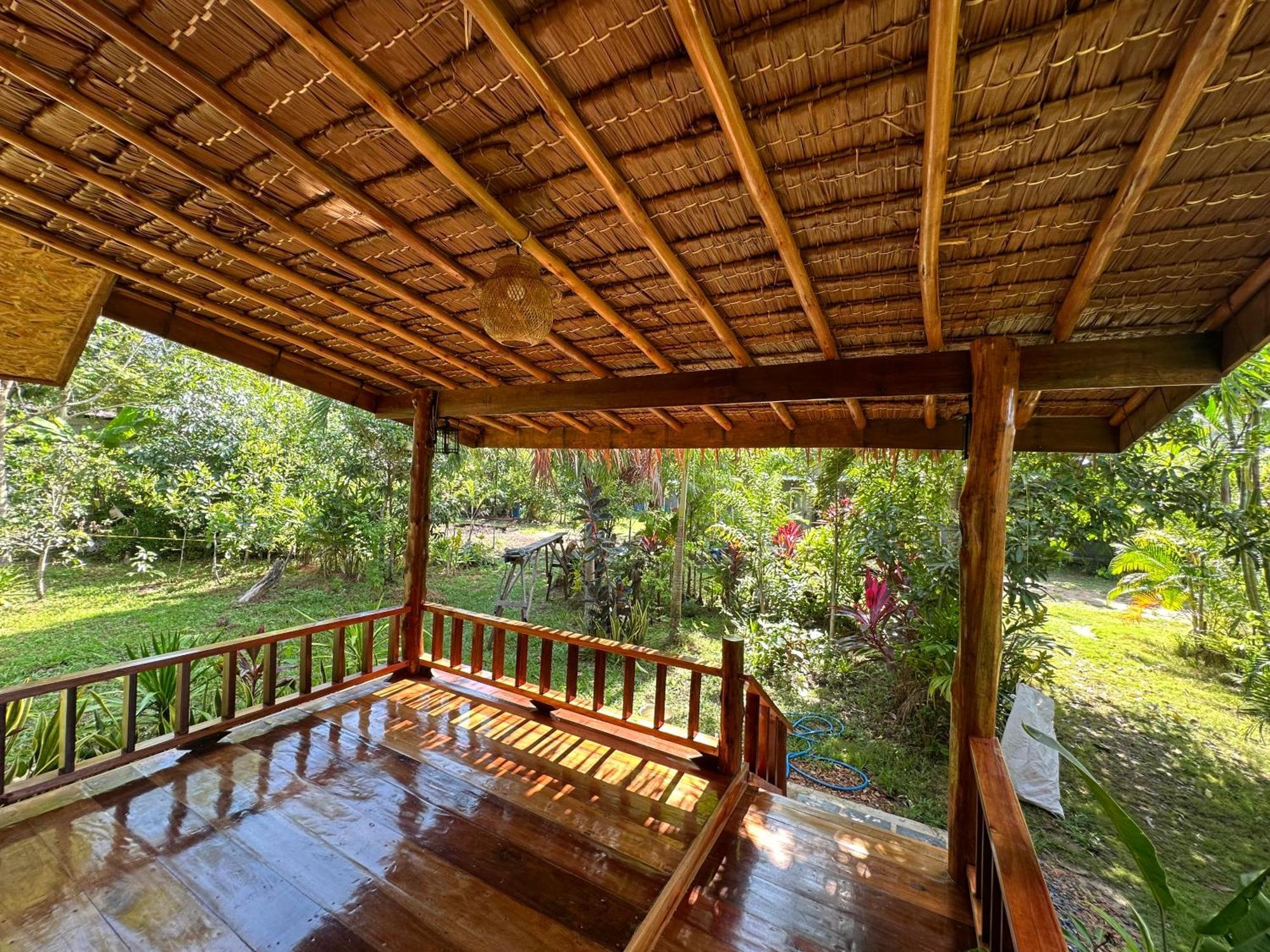 Koh Jum Bungalow & Hostel Exterior foto