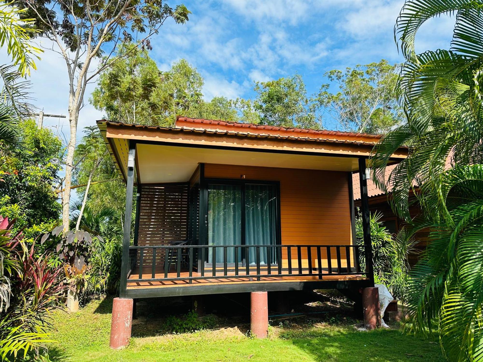 Koh Jum Bungalow & Hostel Exterior foto