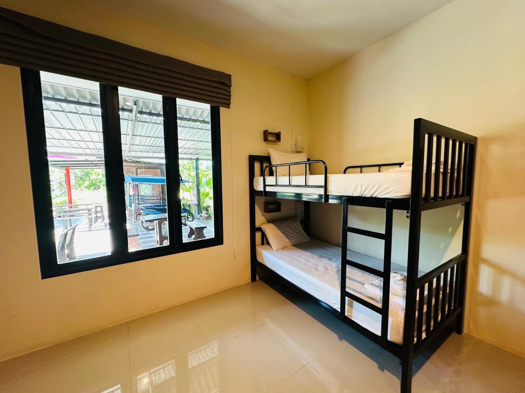 Koh Jum Bungalow & Hostel Exterior foto