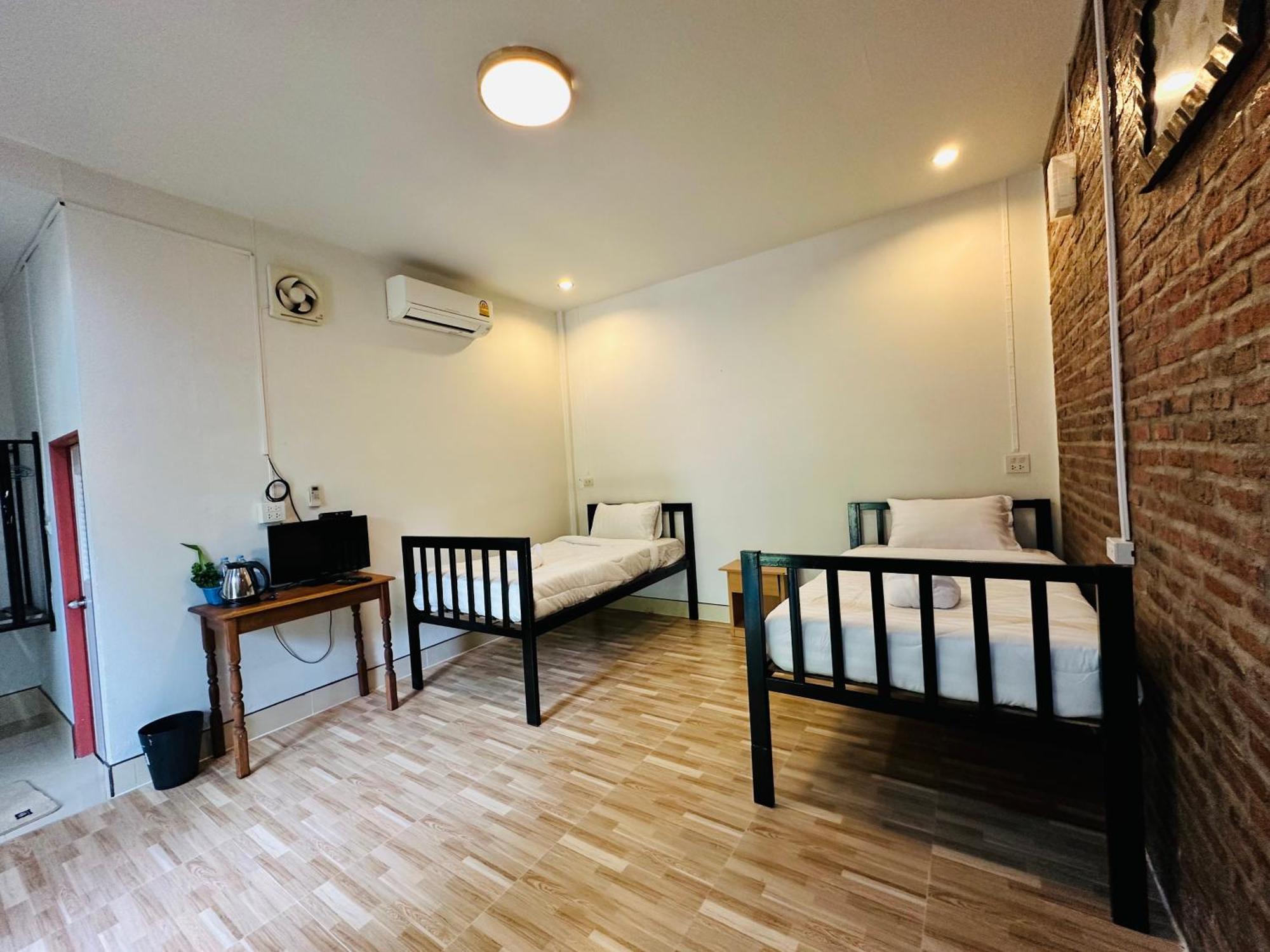 Koh Jum Bungalow & Hostel Exterior foto